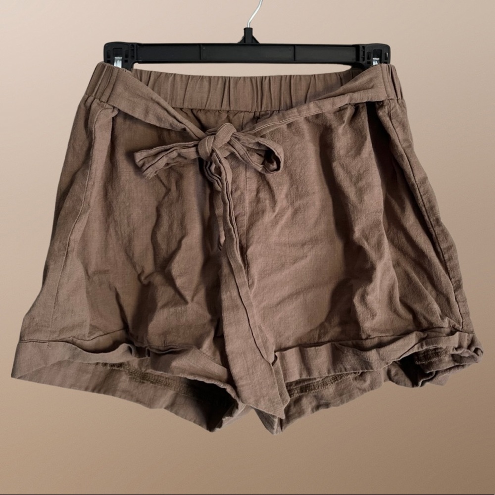 🚨SOLD🚨  SHEIN | Green High-Waisted Paper Bag Belted Shorts - Picture 2 of 4